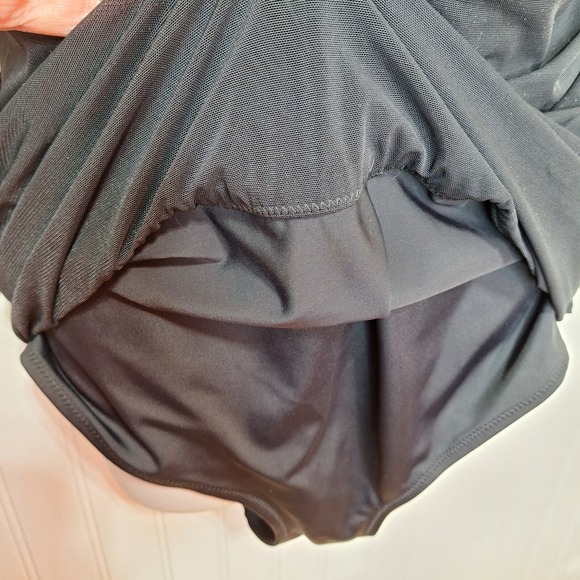 MagiSculpt Womens US 28 Black One Piece Halter Tie Neck Swimsuit Control Padded - Picture 6 of 11